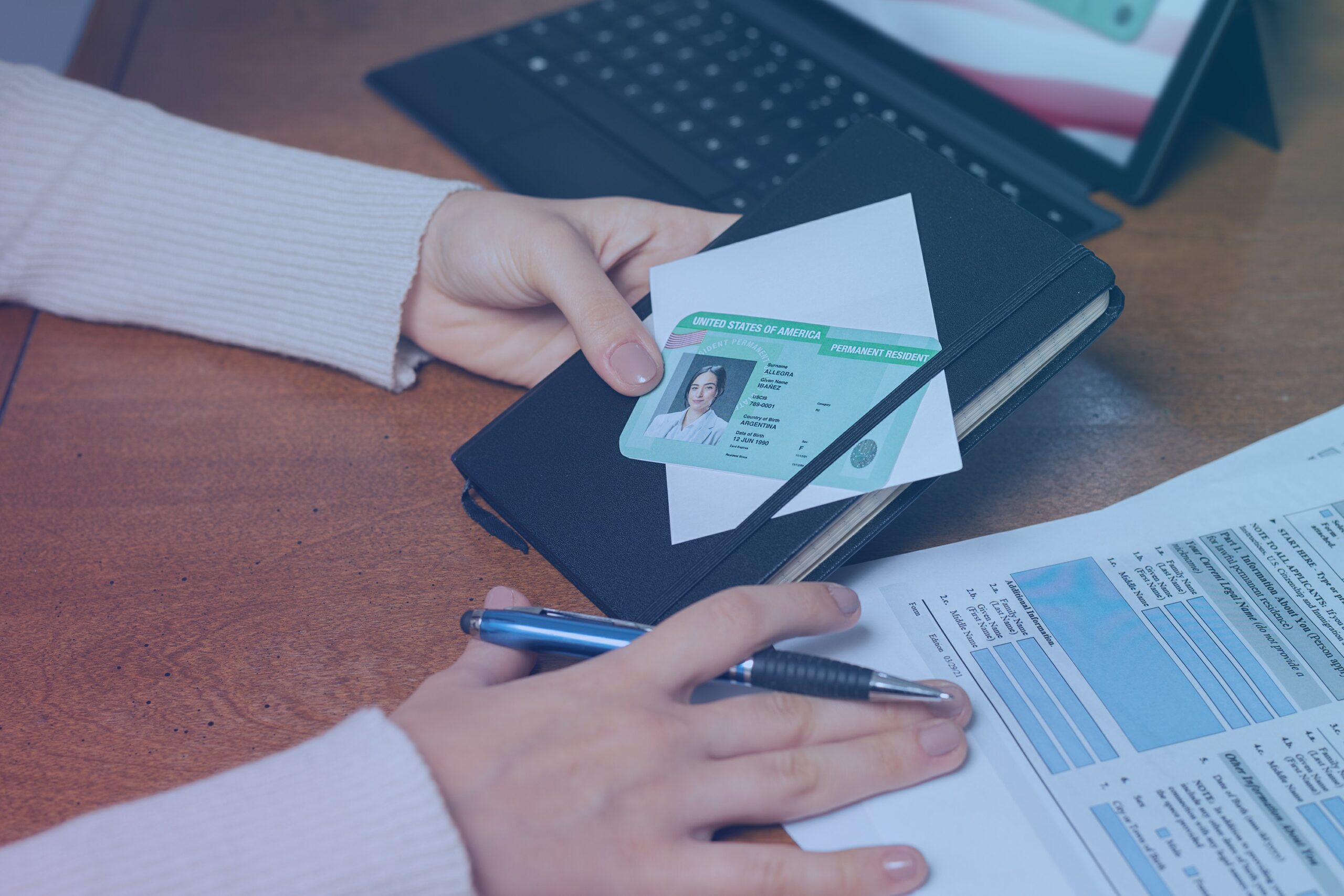 الاقامة الغير الربحية الإقامة عن طريق الأستثمار في العقار الإقامة عن طريق الأعمال الحرة إقامة الرحال الرقميون إعداد ملف الجنسية توفير منزل للسكن
