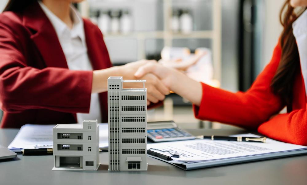 الاقامة الغير الربحية الإقامة عن طريق الأستثمار في العقار الإقامة عن طريق الأعمال الحرة إقامة الرحال الرقميون إعداد ملف الجنسية توفير منزل للسكن